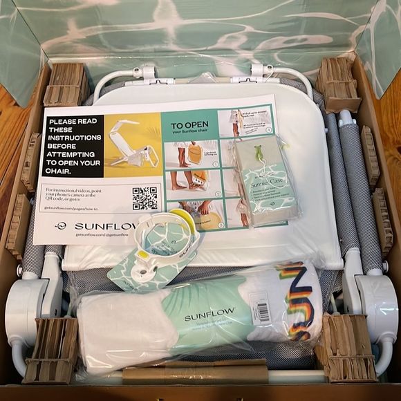 NWT SUNFLOW THE BEACH BUNDLE - Beach Chair and Accessories - Picture 11 of 12